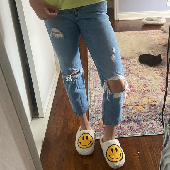 501 Levi’s wedgie fit ripped cropped jeans - Picture 2 of 5